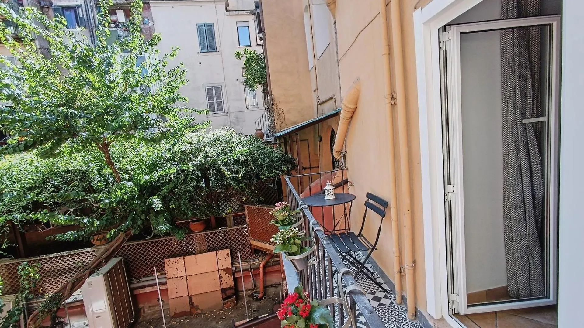 Mini Studio con Balcone a Piazza del Popolo Roma Italia
